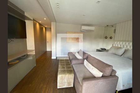 Casa à venda com 4 quartos, 400m² em Jardim Leonor, São Paulo