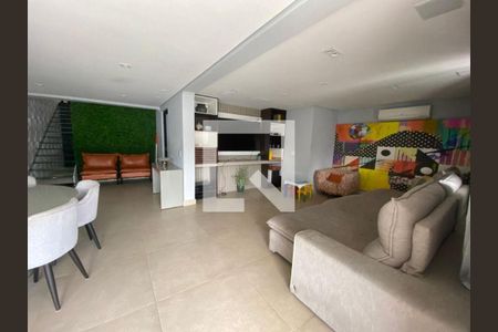 Casa à venda com 4 quartos, 400m² em Jardim Leonor, São Paulo