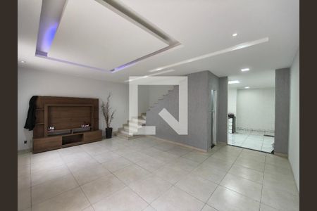 Casa de Condomínio para alugar com 3 quartos, 230m² em Taquara, Rio de Janeiro