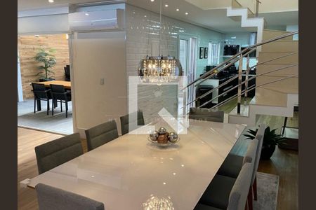 Casa à venda com 4 quartos, 215m² em Interlagos, São Paulo