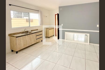 Sala/Cozinha de casa para alugar com 2 quartos, 73m² em Potecas, São José
