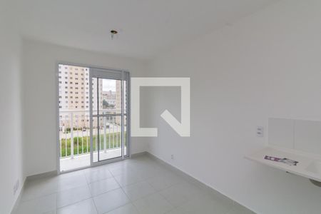Sala/Cozinha de apartamento para alugar com 2 quartos, 34m² em Vila Carmosina, São Paulo