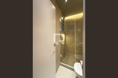 Banheiro de apartamento à venda com 1 quarto, 23m² em Copacabana, Rio de Janeiro