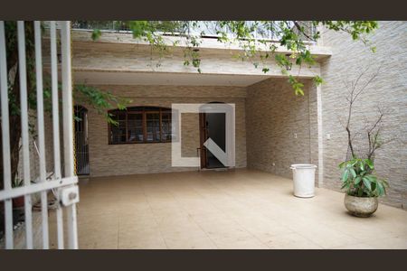 Quintal frente casa de casa à venda com 4 quartos, 253m² em Vila Sirena, Guarulhos