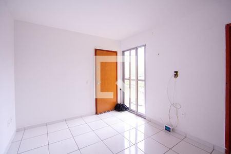 Sala de apartamento para alugar com 2 quartos, 48m² em Amendoeira, São Gonçalo