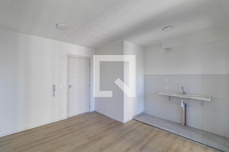 Sala e Cozinha de apartamento para alugar com 2 quartos, 42m² em Cidade Antônio Estêvão de Carvalho, São Paulo