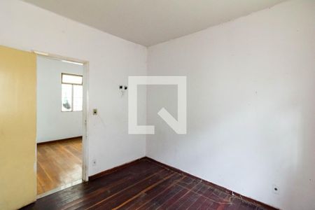 Quarto 2 de casa para alugar com 2 quartos, 90m² em Sagrada Família, Belo Horizonte