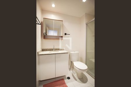 Banheiro de kitnet/studio para alugar com 1 quarto, 27m² em Vila Olímpia, São Paulo