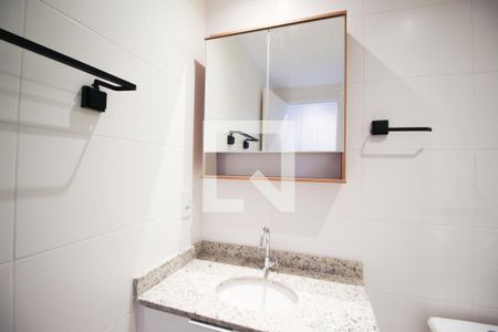 Banheiro de kitnet/studio para alugar com 1 quarto, 27m² em Vila Olímpia, São Paulo