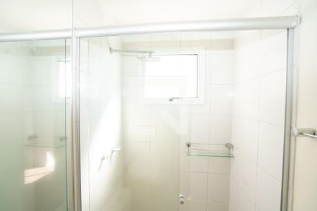 Banheiro da Suíte de apartamento à venda com 3 quartos, 70m² em Humaitá, Porto Alegre