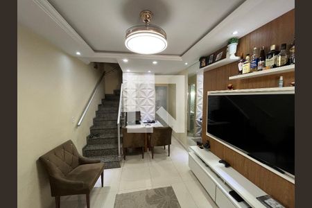 Sala  de casa à venda com 2 quartos, 66m² em Vila Carmosina, São Paulo