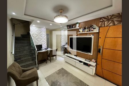 Casa à venda com 2 quartos, 66m² em Vila Carmosina, São Paulo