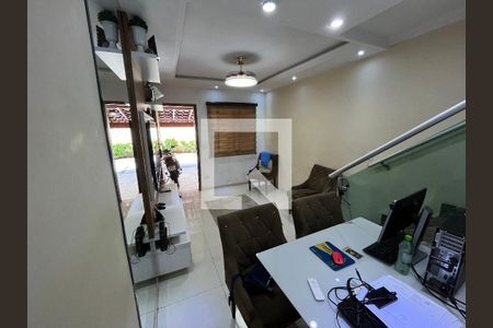 Sala  de casa à venda com 2 quartos, 66m² em Vila Carmosina, São Paulo