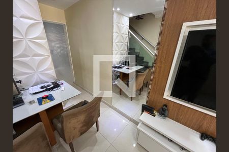 Sala  de casa à venda com 2 quartos, 66m² em Vila Carmosina, São Paulo