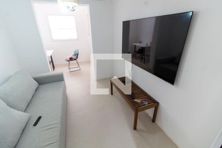 SALA  DE TV de casa de condomínio à venda com 4 quartos, 250m² em Bairro das Palmeiras, Campinas