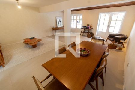 SALA de casa de condomínio à venda com 4 quartos, 250m² em Bairro das Palmeiras, Campinas