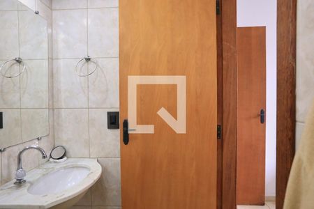 Banheiro da Suíte de apartamento para alugar com 3 quartos, 47m² em Pirajá, Belo Horizonte