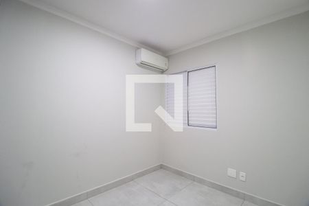 Quarto 2 de casa de condomínio para alugar com 4 quartos, 140m² em Aclimação, Uberlândia