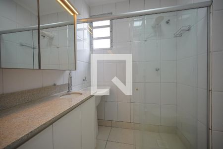 Banheiro  de apartamento para alugar com 1 quarto, 30m² em Itacorubi, Florianópolis