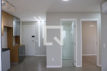 Sala e Cozinha de apartamento para alugar com 2 quartos, 53m² em Barra Funda, São Paulo