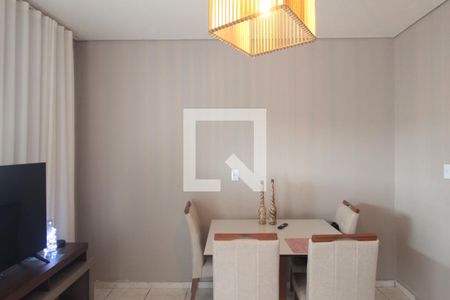 Sala de casa à venda com 2 quartos, 107m² em Frei Leopoldo, Belo Horizonte