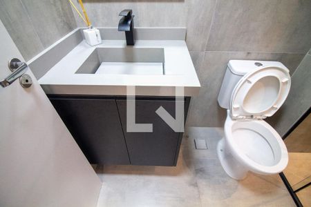 Banheiro de apartamento para alugar com 2 quartos, 55m² em Santo Amaro, São Paulo