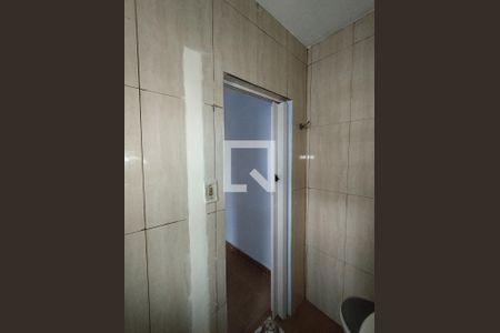 Banheiro - torneira de casa para alugar com 3 quartos, 70m² em Parque Bristol, São Paulo
