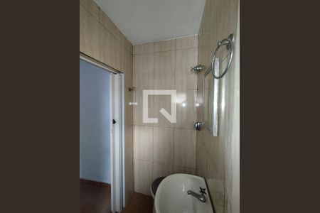 Banheiro - torneira de casa para alugar com 3 quartos, 70m² em Parque Bristol, São Paulo