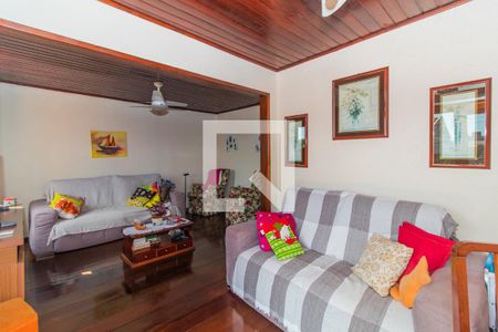 Sala de casa à venda com 2 quartos, 208m² em Nonoai, Porto Alegre