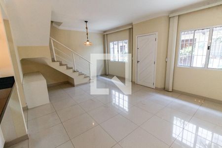 Sala de casa de condomínio para alugar com 2 quartos, 165m² em Jardim Ampliacao, São Paulo