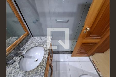Banheiro da suíte  de apartamento para alugar com 2 quartos, 80m² em Botafogo, Rio de Janeiro
