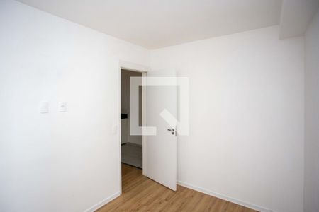 Quarto 1 de apartamento para alugar com 2 quartos, 34m² em Jardim Miriam, São Paulo
