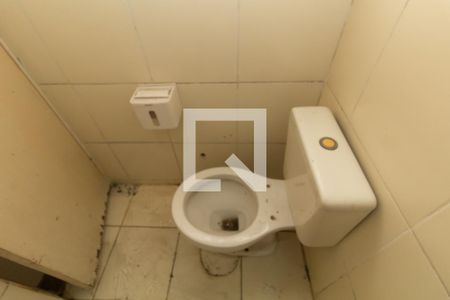 Banheiro de casa para alugar com 1 quarto, 40m² em Vila Carmosina, São Paulo