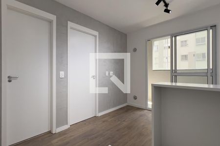 Sala e Cozinha de apartamento à venda com 1 quarto, 27m² em Vila das Bandeiras, Guarulhos