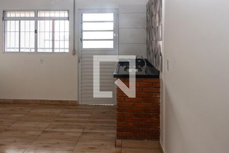 Cozinha e Área de Serviço de kitnet/studio para alugar com 1 quarto, 25m² em Jardim Domitila, São Paulo