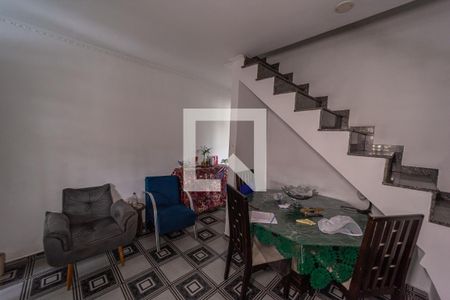 Sala de casa à venda com 4 quartos, 224m² em Vila Mesquita, São Paulo