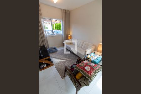 SALA de casa de condomínio à venda com 2 quartos, 140m² em Parque Xangrilá, Campinas