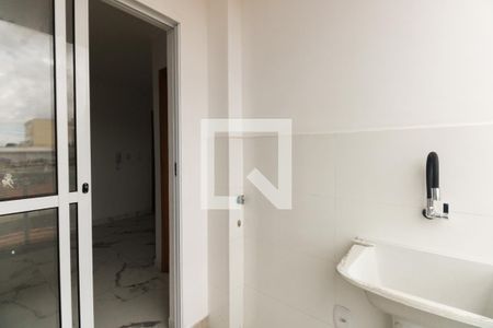 Varanda e Área de Serviço  de apartamento para alugar com 2 quartos, 38m² em Vila Carrão, São Paulo