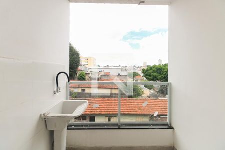 Varanda e Área de Serviço  de apartamento para alugar com 2 quartos, 38m² em Vila Carrão, São Paulo