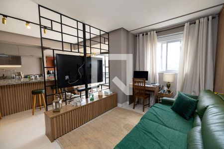 Sala de TV de apartamento à venda com 2 quartos, 90m² em Alphaville Empresarial, Barueri