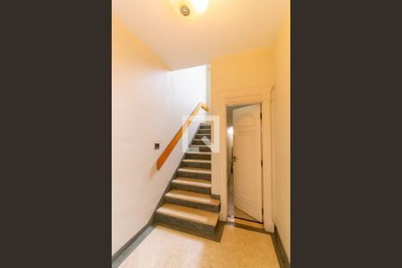 Hall de casa à venda com 6 quartos, 180m² em Vila da Saúde, São Paulo