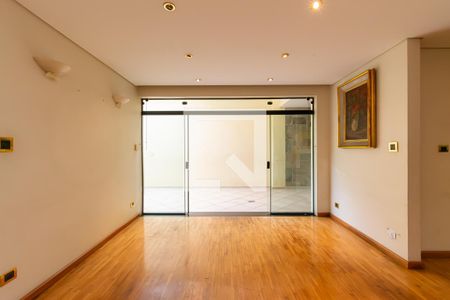 Sala de casa à venda com 6 quartos, 180m² em Vila da Saúde, São Paulo