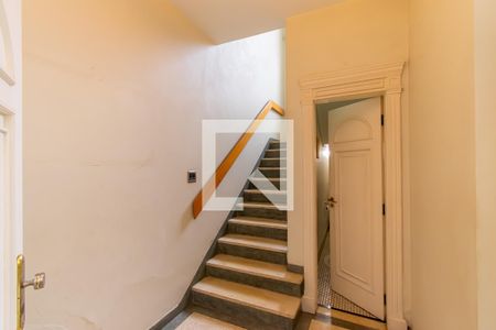 Hall de casa à venda com 6 quartos, 180m² em Vila da Saúde, São Paulo