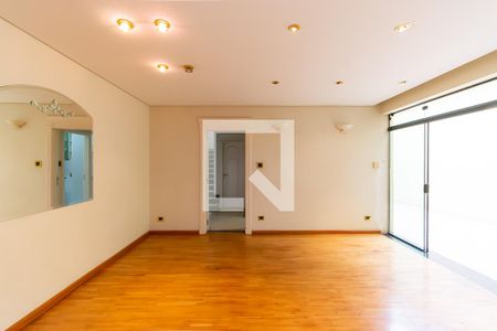 Sala de casa à venda com 6 quartos, 180m² em Vila da Saúde, São Paulo
