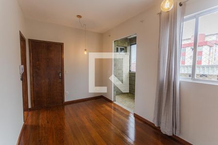 Sala de apartamento para alugar com 2 quartos, 72m² em Santa Tereza, Belo Horizonte