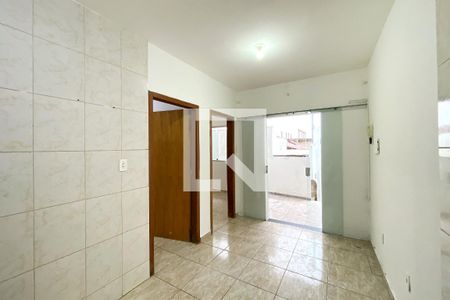 Sala de kitnet/studio para alugar com 2 quartos, 50m² em Novo Riacho, Contagem