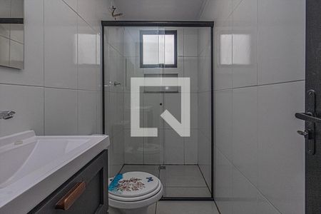 banheiro social_2 de casa à venda com 3 quartos, 111m² em Vila Nair, São Paulo