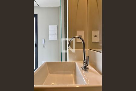 Lavabo de apartamento para alugar com 2 quartos, 130m² em Cambuí, Campinas