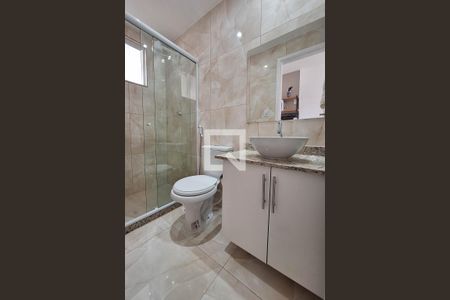 Banheiro de kitnet/studio para alugar com 1 quarto, 25m² em Icaraí, Niterói