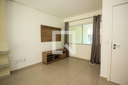 Sala de casa para alugar com 3 quartos, 140m² em Hípica, Porto Alegre